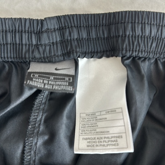 Nike Parachute Nylon Athletic Jogger Pants - Picture 10 of 10